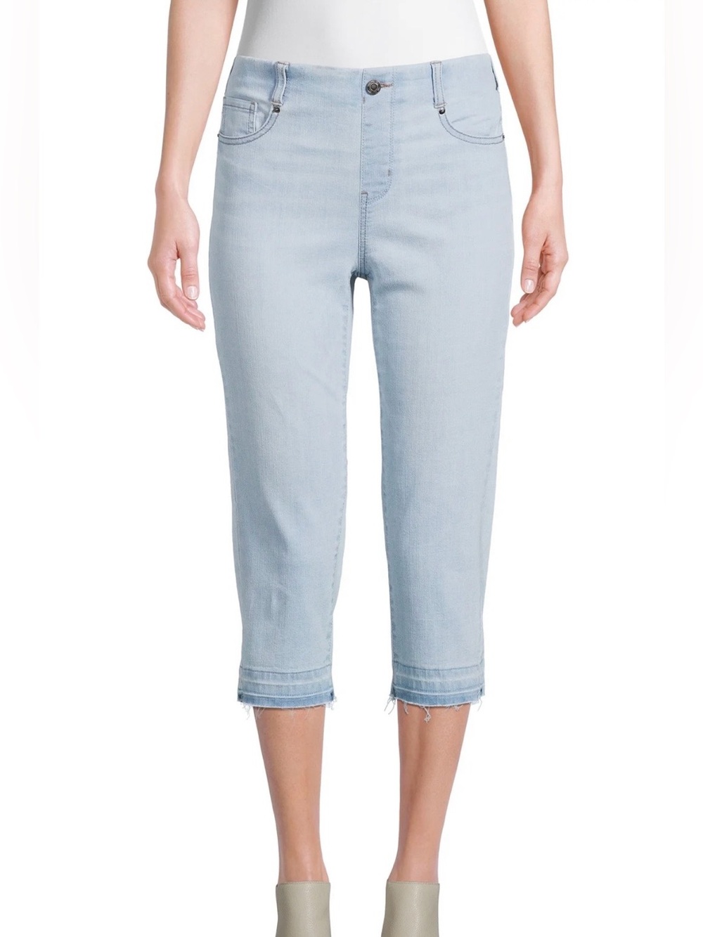 Time and Tru size L 12-14 Pull On Light Wash Denim Crop Jeans With Fringe